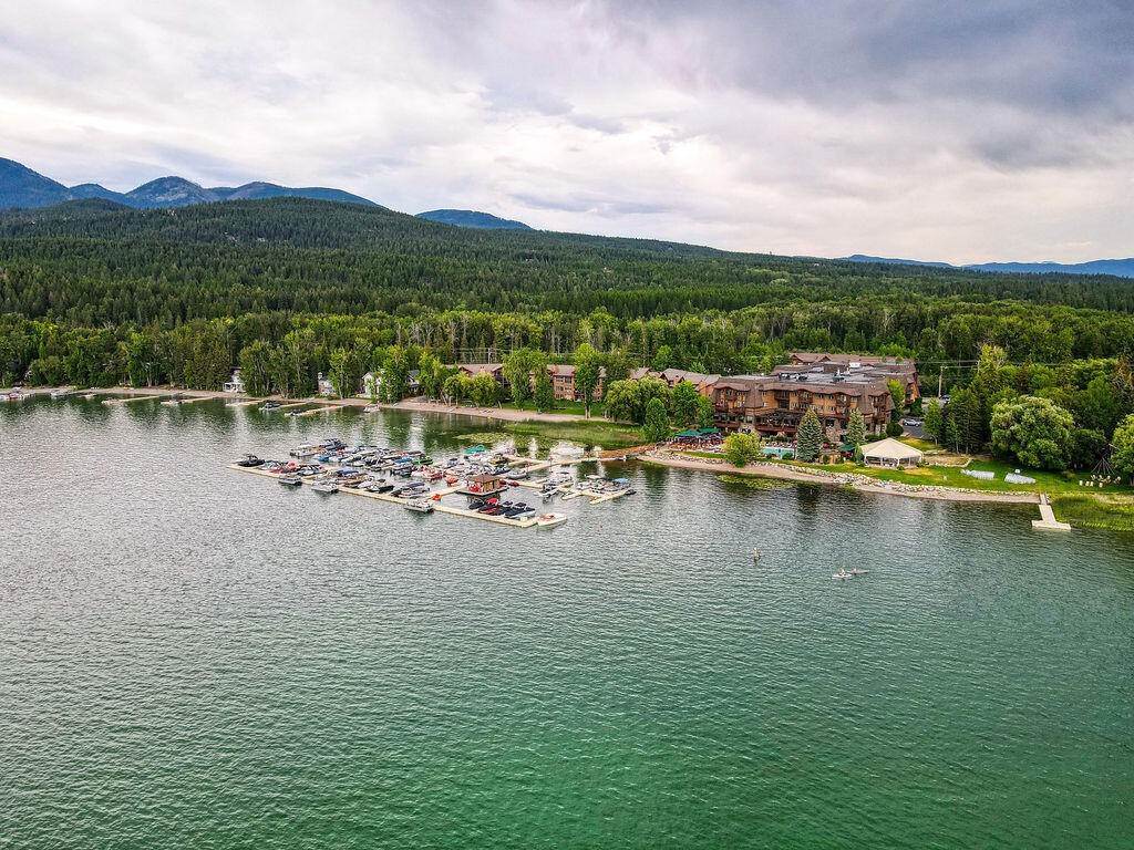 4. Single Family Homes for Sale at 1380 Wisconsin Avenue, Whitefish, Montana 59937 United States