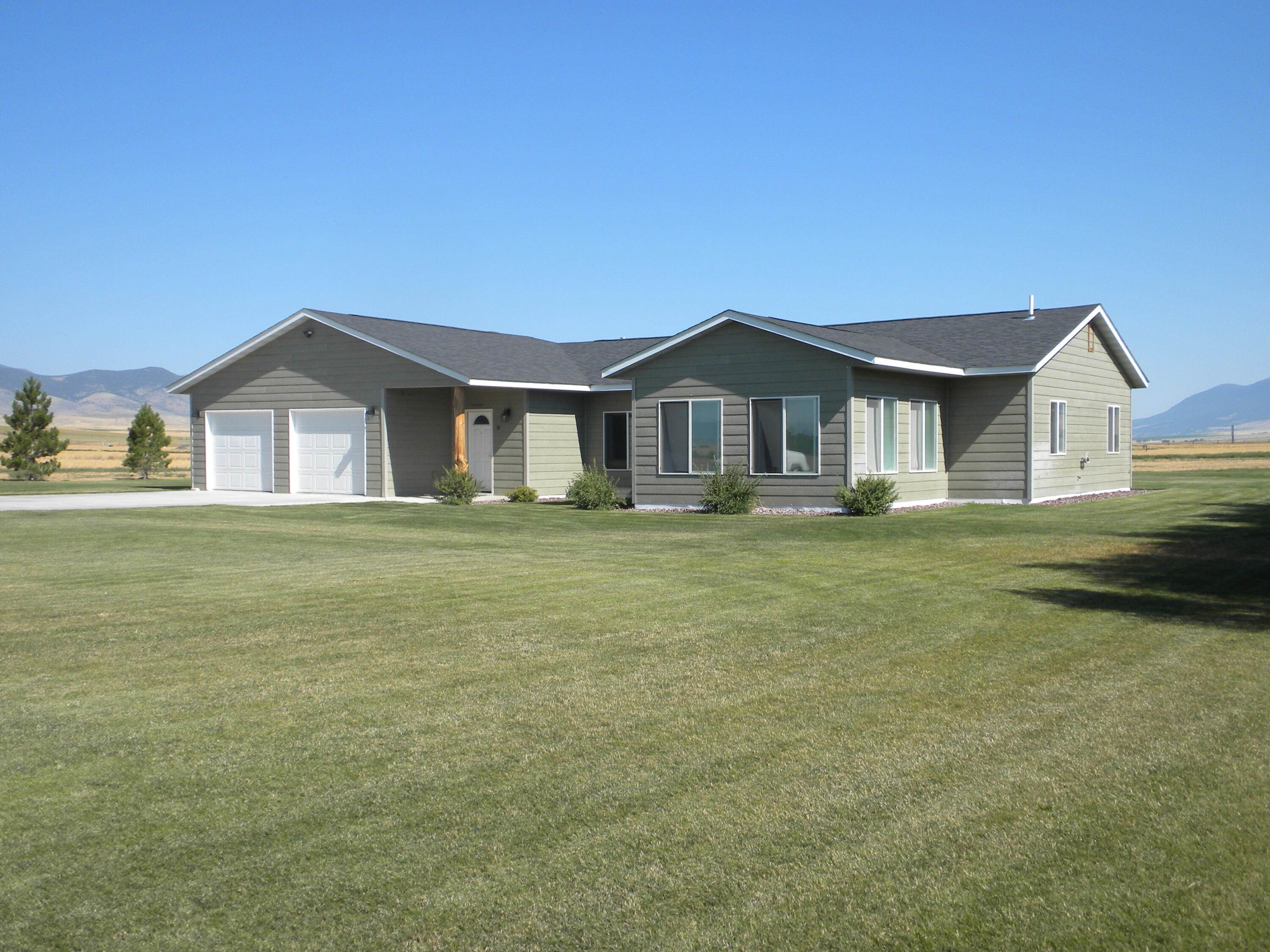 Single Family Homes for Sale at 38 South Centurion Way, Whitehall, Montana 59759 United States