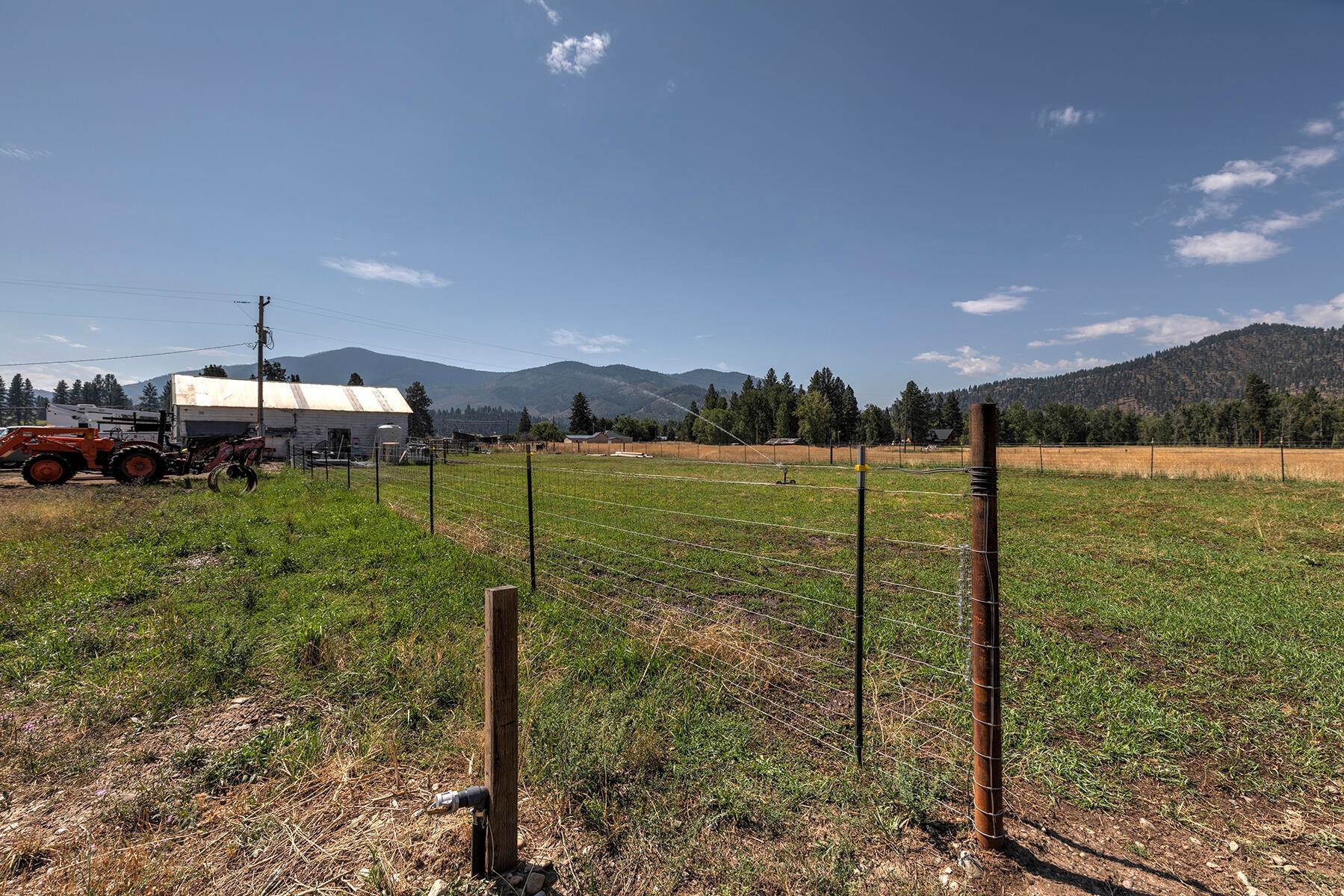 10. Single Family Homes for Sale at 4933 Chesapeake Lane, Darby, Montana 59829 United States