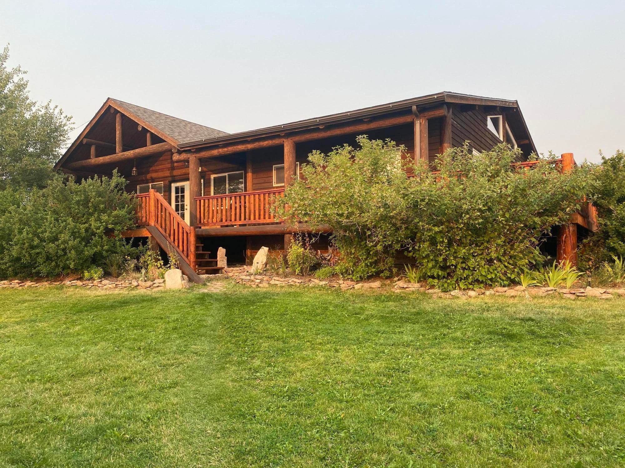 1. Single Family Homes for Sale at 102 Clark Street, Philipsburg, Montana 59858 United States