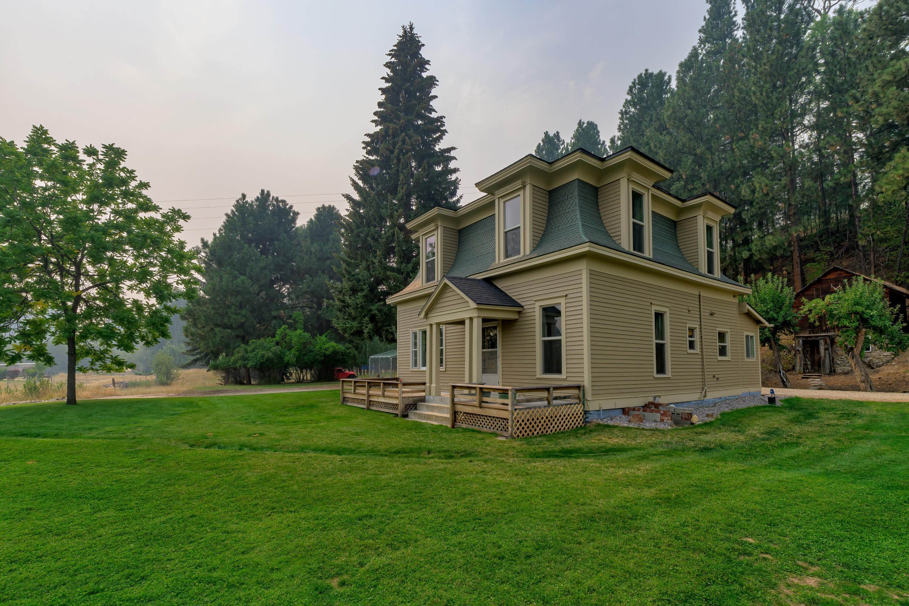 4. Single Family Homes for Sale at 609 Solleder Lane, Darby, Montana 59829 United States