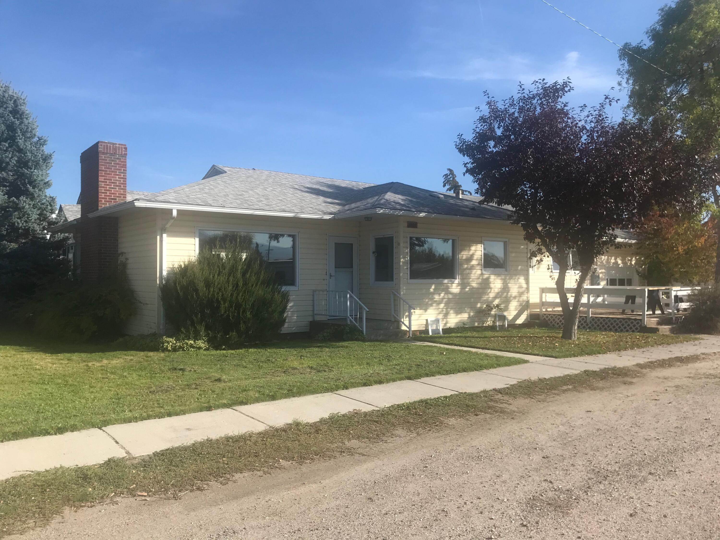 5. Single Family Homes for Sale at 1101 Dixon Street, Deer Lodge, Montana 59722 United States