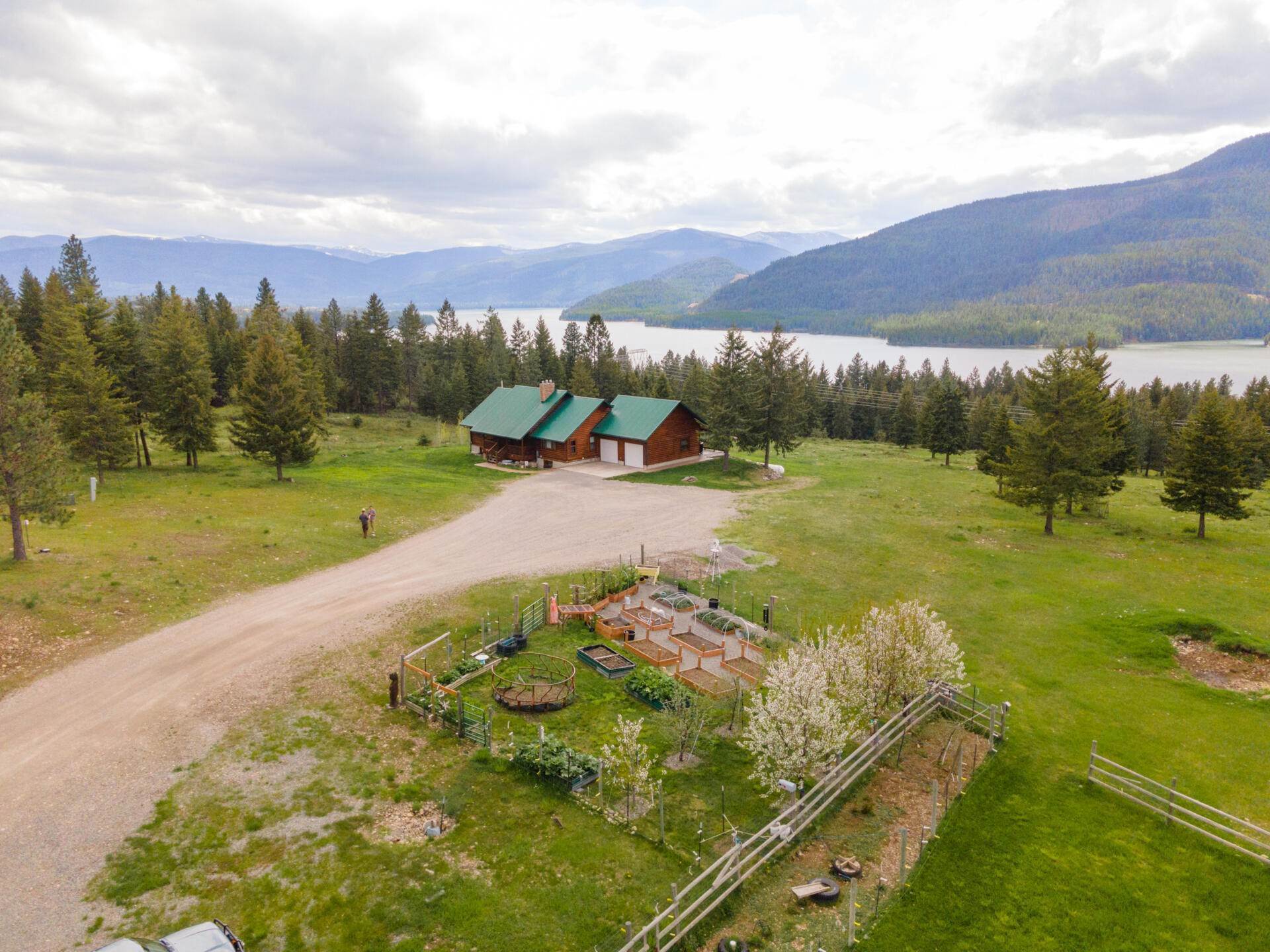 8. Single Family Homes for Sale at 17 Tranquil Lane, Trout Creek, Montana 59874 United States