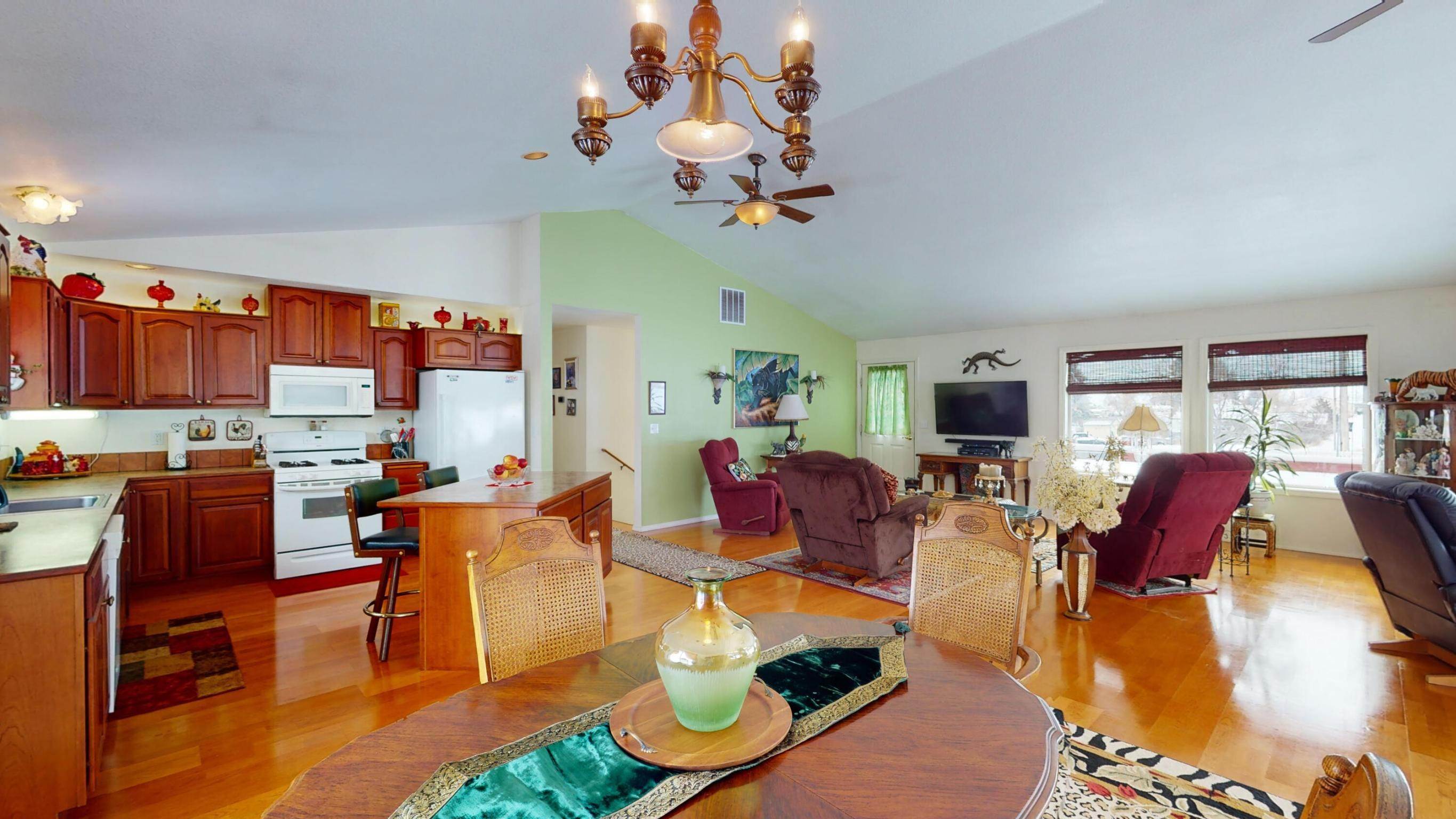 11. Single Family Homes for Sale at 930 Arizona Street, Deer Lodge, Montana 59722 United States