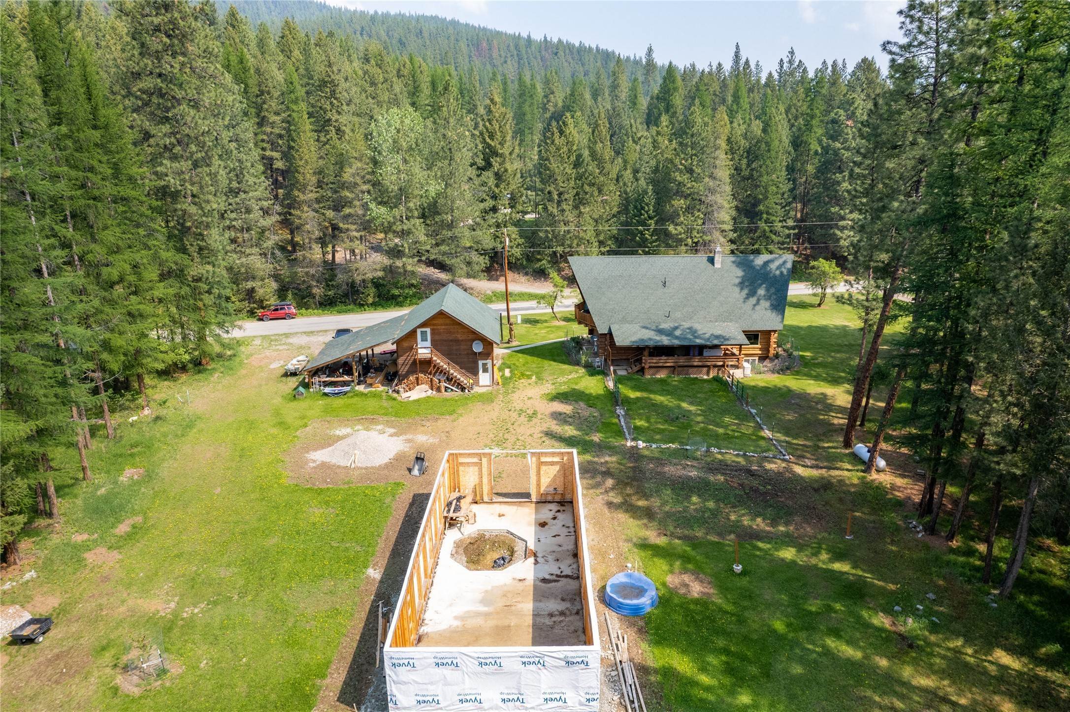18. Single Family Homes for Sale at 2276 Bobtail Cutoff Road, Libby, Montana 59923 United States