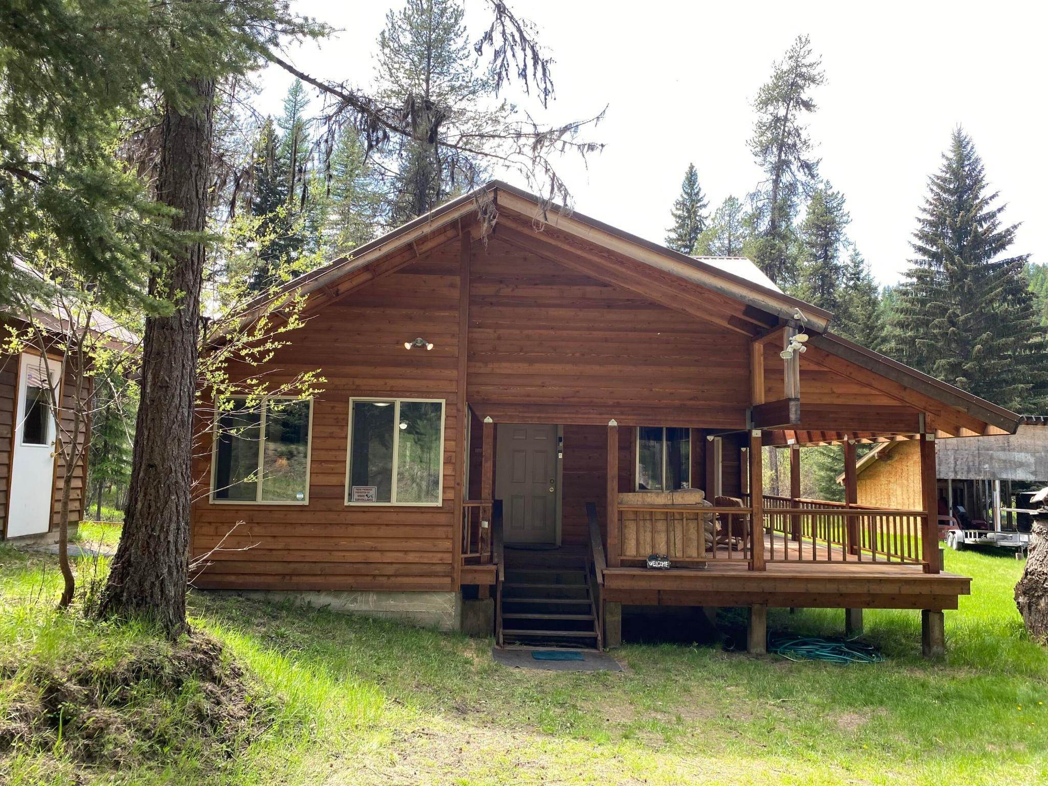 3. Single Family Homes for Sale at 944 Tamarack Lane, Yaak, Montana 59935 United States
