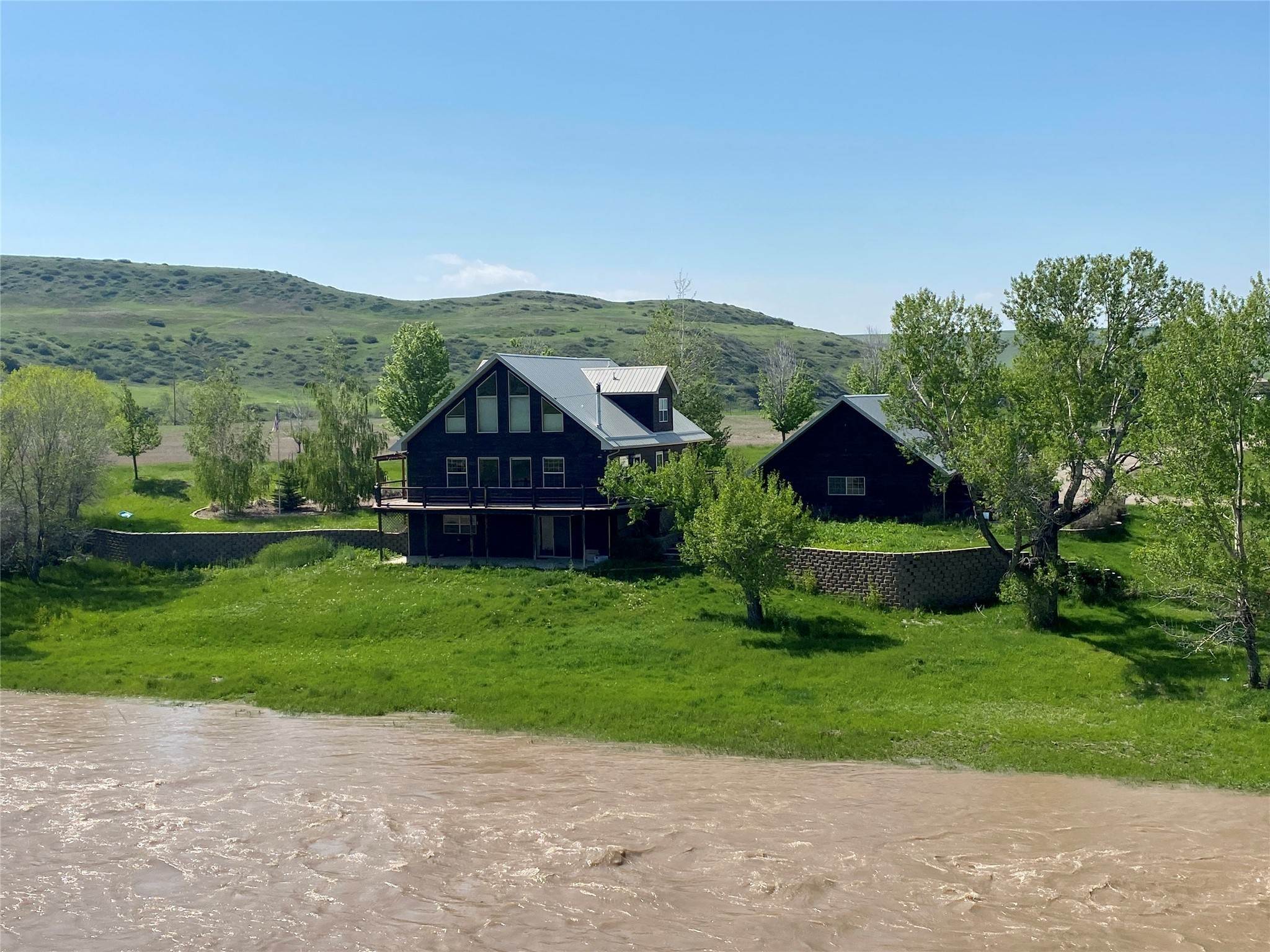 3. Single Family Homes for Sale at 16363 HIGHWOOD Road, Great Falls, Montana 59405 United States