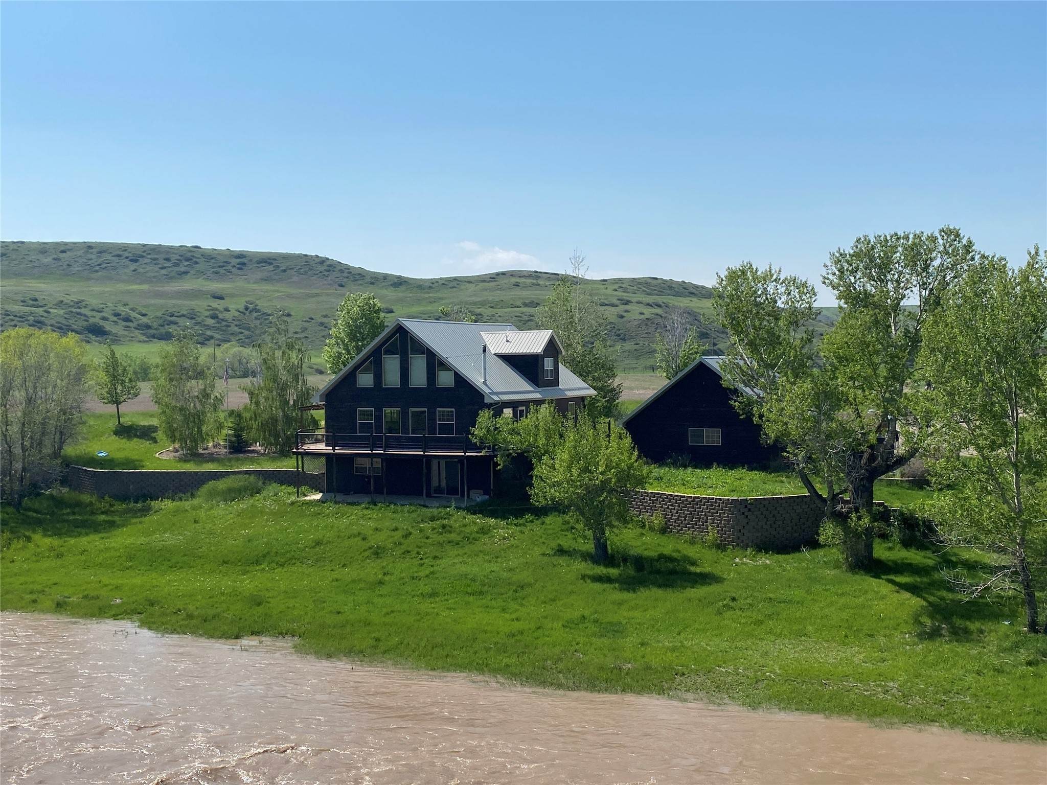 4. Single Family Homes for Sale at 16363 HIGHWOOD Road, Great Falls, Montana 59405 United States