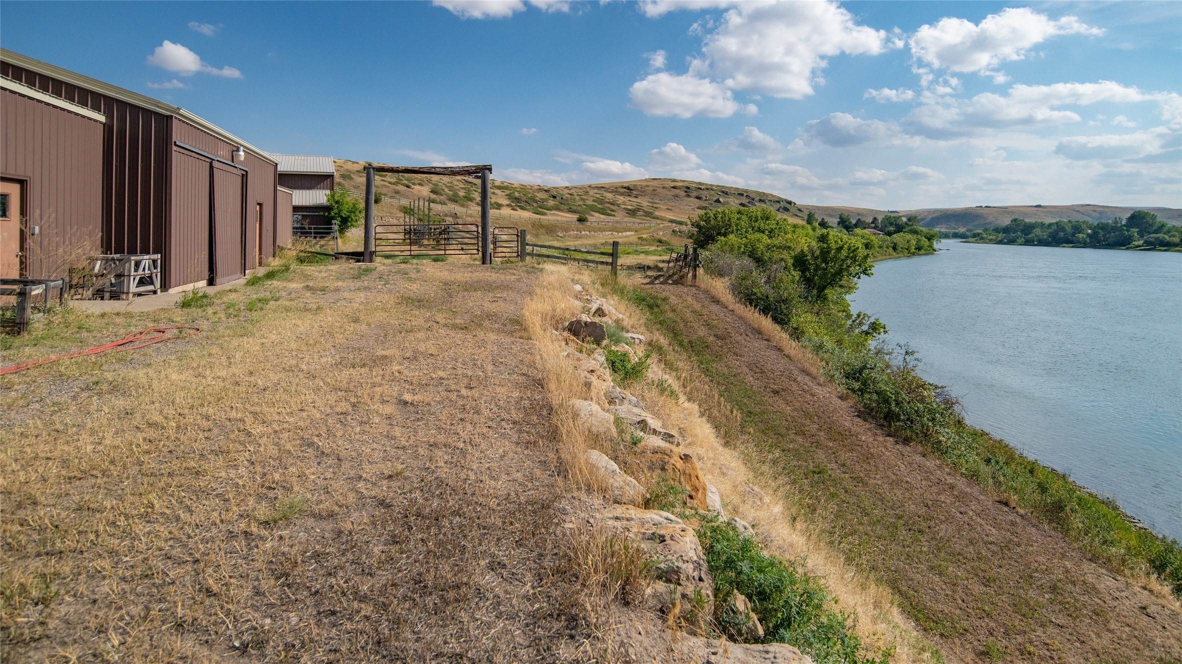 11. Single Family Homes for Sale at 401 Wilson Butte Road, Great Falls, Montana 59405 United States