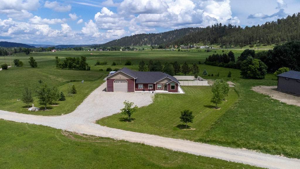 5. Single Family Homes for Sale at 9 Conquest Trail, Columbus, Montana 59019 United States