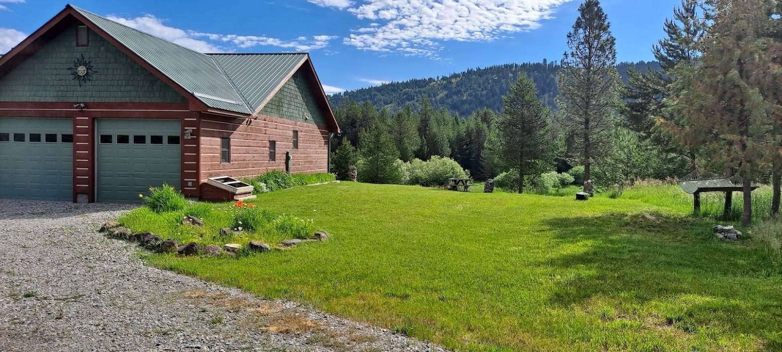 7. Single Family Homes for Sale at 180 Sickler Creek Road, Marion, Montana 59925 United States