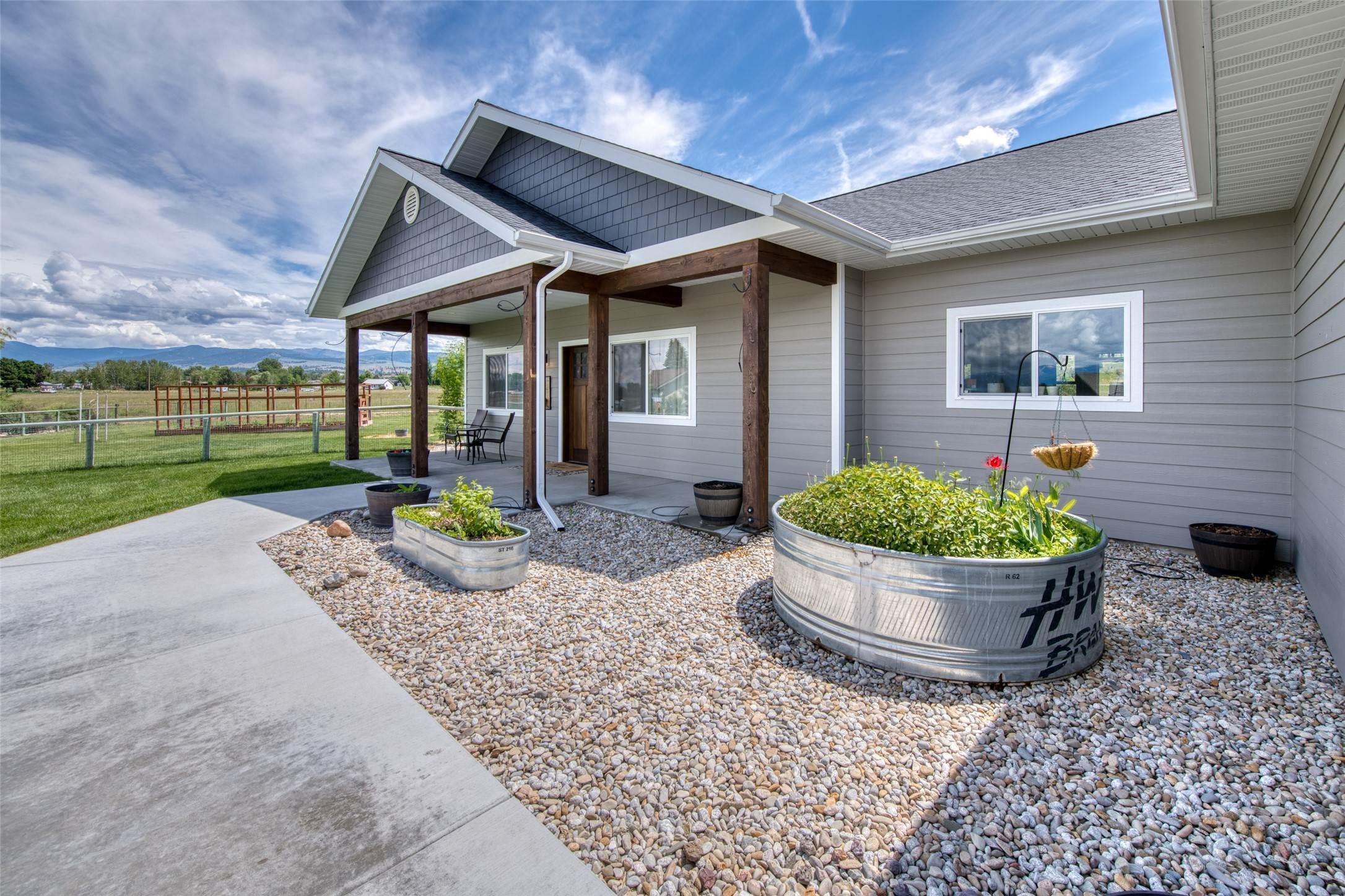 14. Single Family Homes for Sale at 1030 Talons Way, Hamilton, Montana 59840 United States