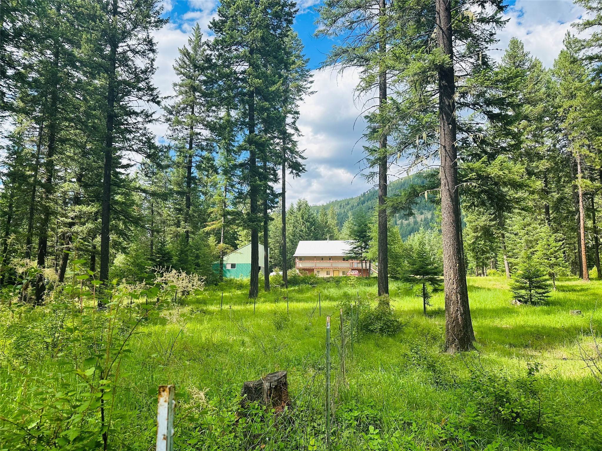 5. Single Family Homes for Sale at 90 Ocallahan Lane, Trout Creek, Montana 59874 United States