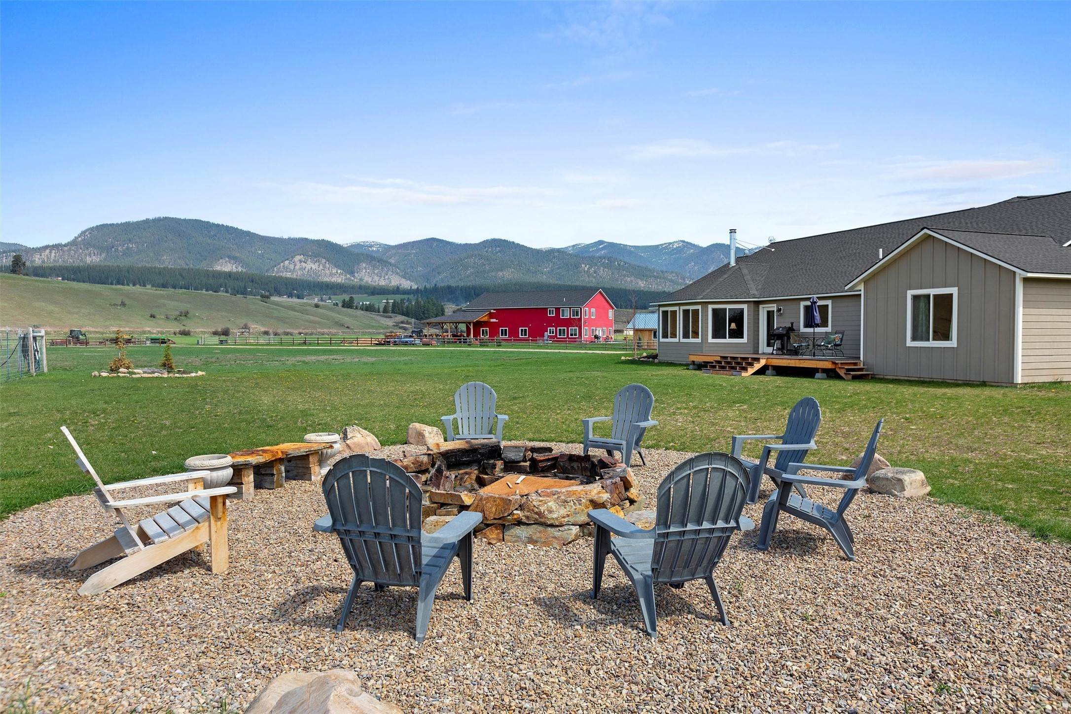 4. Single Family Homes for Sale at 16922 Scheffer Lane, Frenchtown, Montana 59834 United States