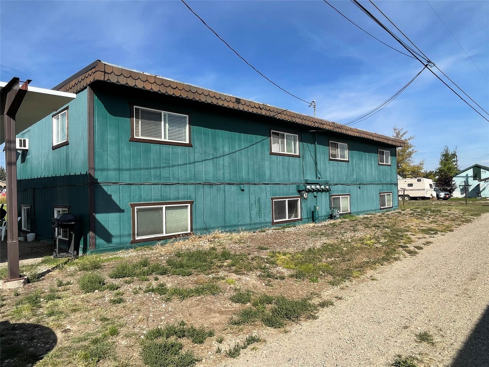 20. Residential Income for Sale at 811 W College Avenue, Deer Lodge, Montana 59722 United States