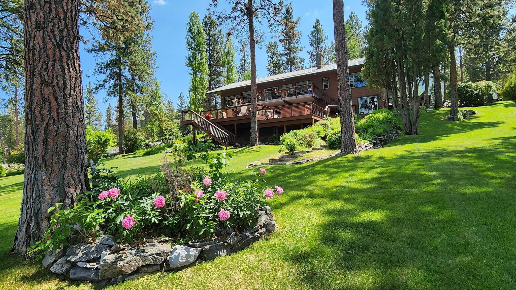 20. Single Family Homes for Sale at 42884 Poplar Lane, Big Arm, Montana 59910 United States