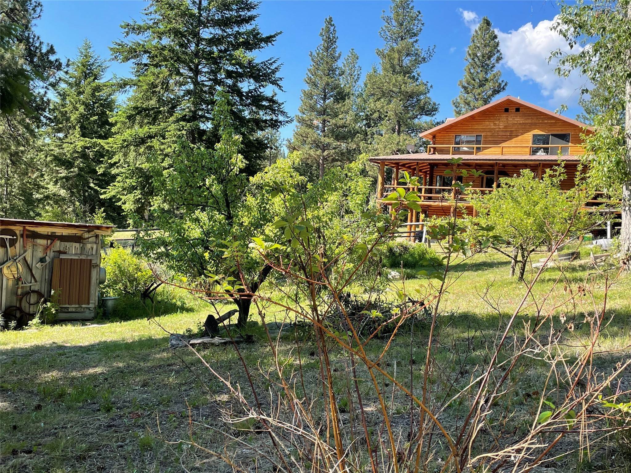 14. Single Family Homes for Sale at 560 Hayes Creek Road, Hamilton, Montana 59840 United States