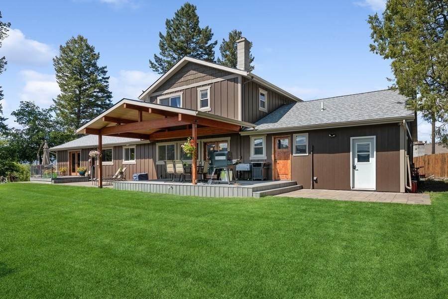 5. Single Family Homes for Sale at 1405 5th Avenue W, Kalispell, Montana 59901 United States