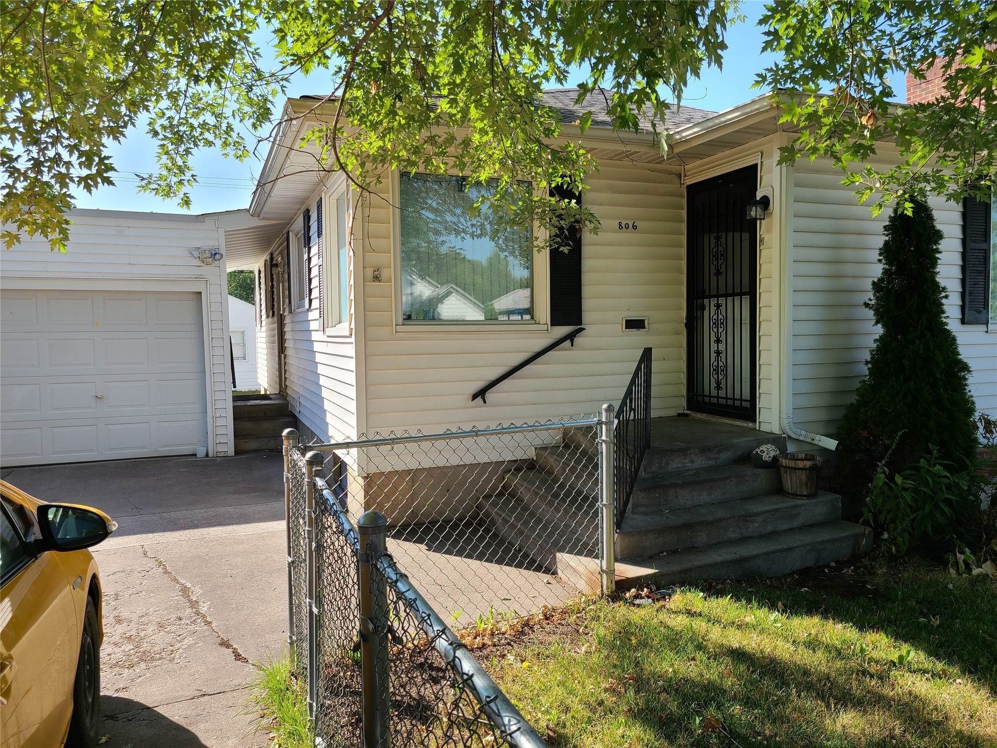 5. Single Family Homes for Sale at 806 Longstaff Street, Missoula, Montana 59801 United States