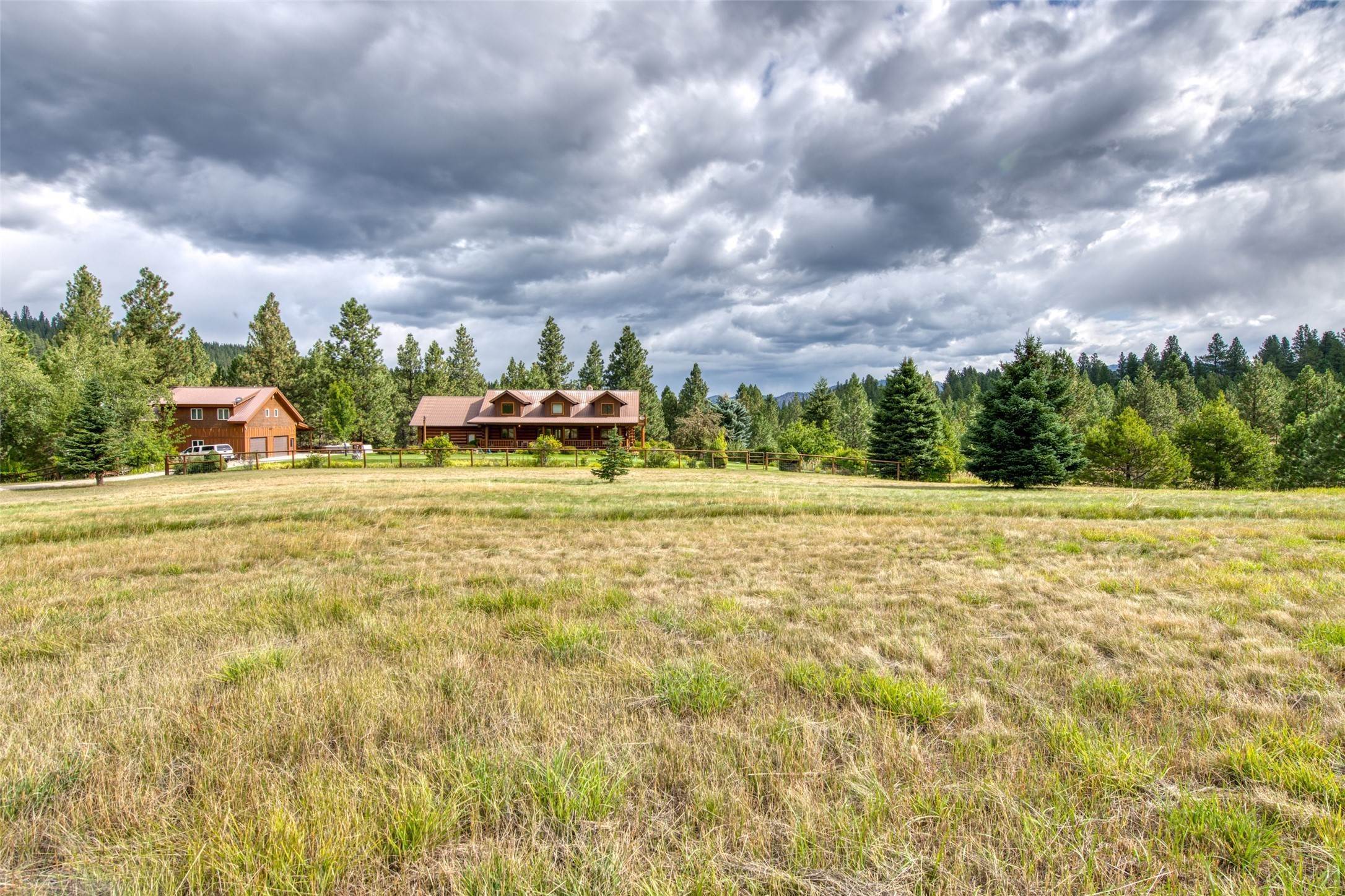3. Single Family Homes for Sale at 3064 Camp 4 Road, Darby, Montana 59829 United States