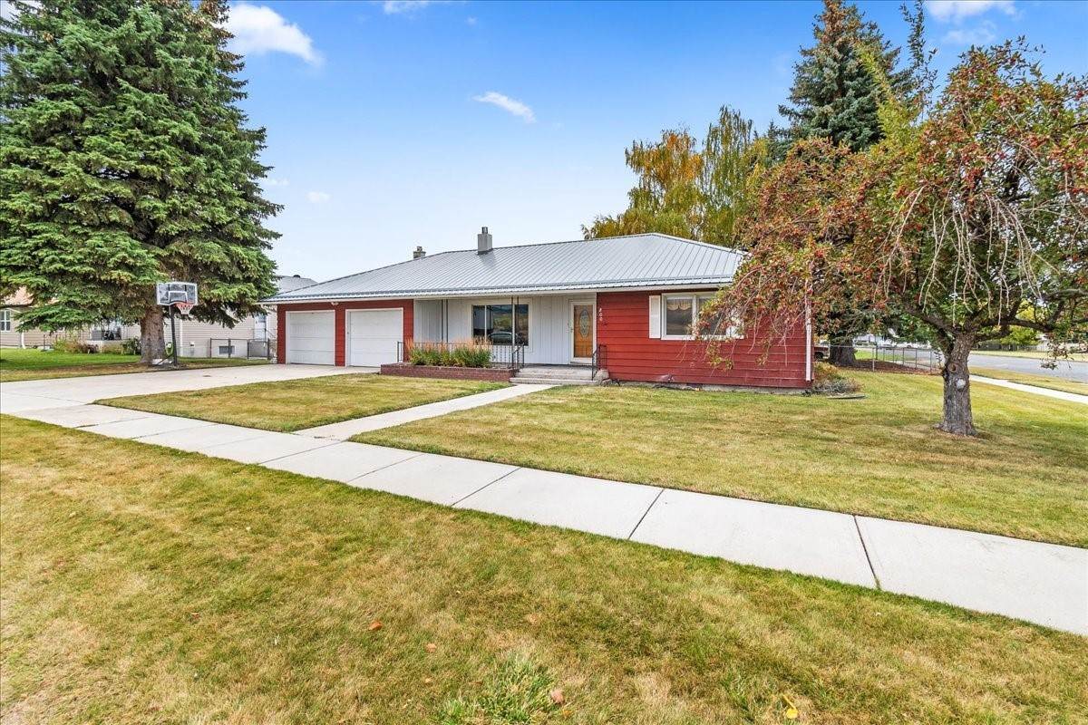 4. Single Family Homes for Sale at 800 Bielenberg Street, Deer Lodge, Montana 59722 United States