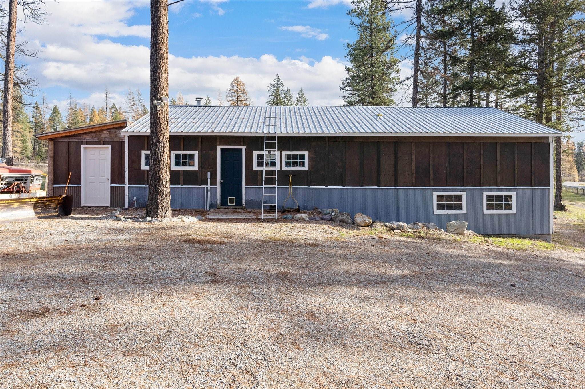 17. Single Family Homes for Sale at 151 Sunday Lane, Kalispell, Montana 59901 United States