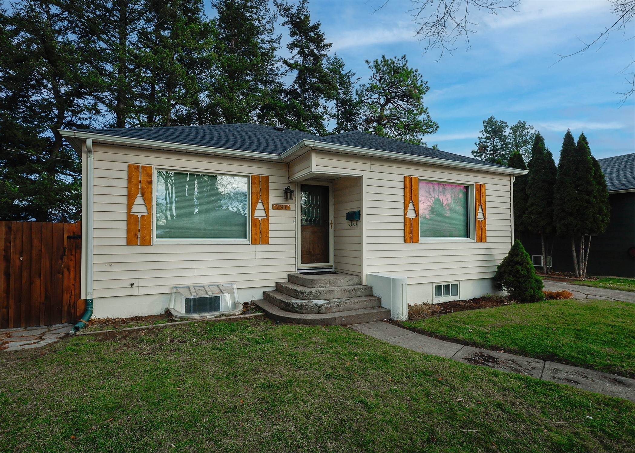 1. Single Family Homes for Sale at 791 1st Avenue NE, Kalispell, Montana 59901 United States