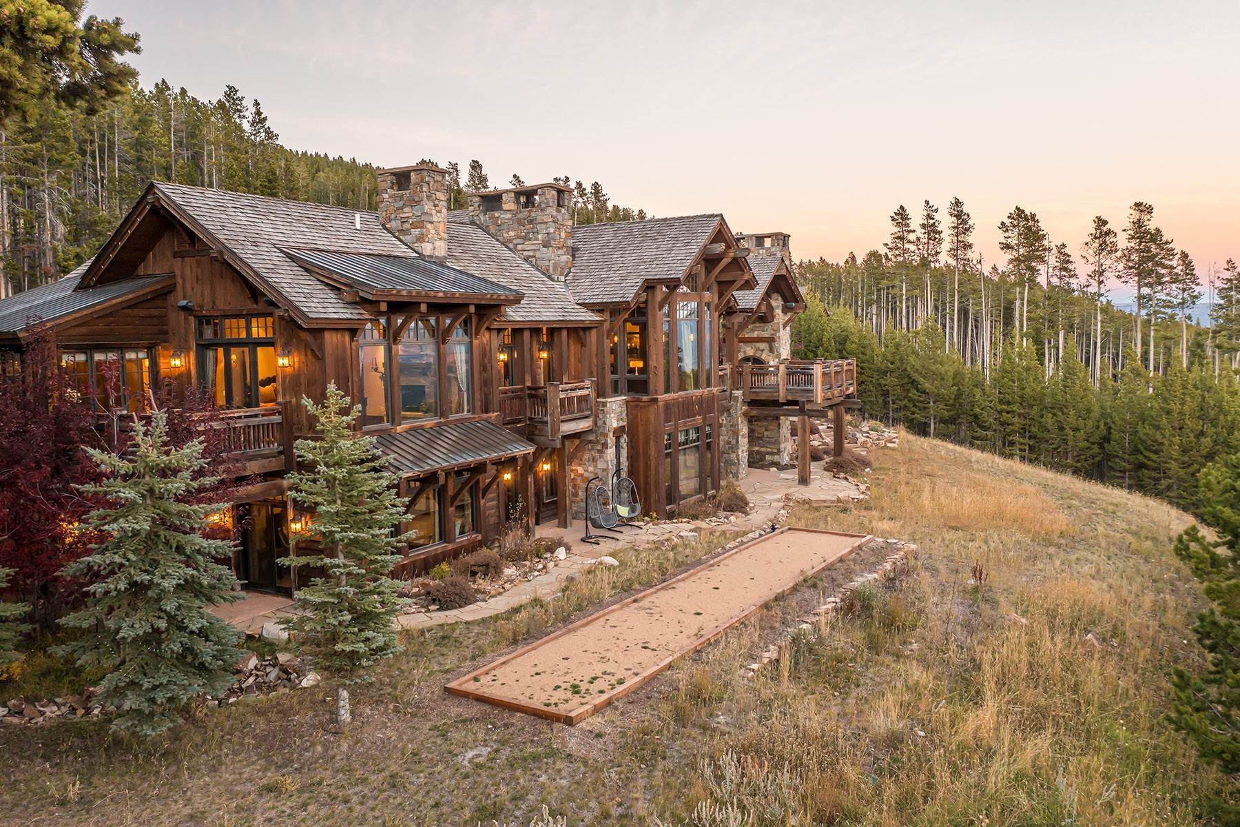 40. Single Family Homes for Sale at Yellowstone Club Custom Residence Yellowstone Club Custom Residence, Big Sky, Montana 59716 United States
