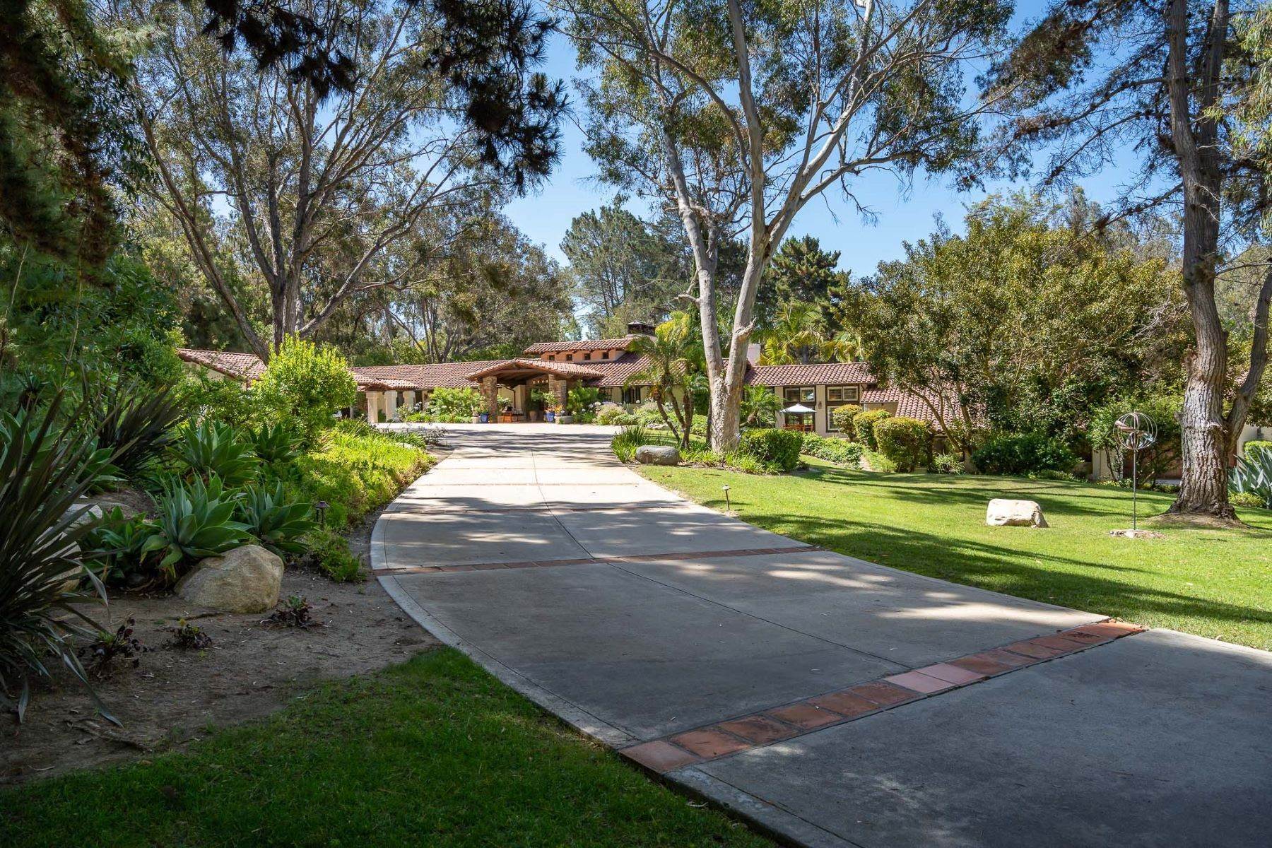 Single Family Homes for Sale at A HOME RUN - 4511 Via Gaviota, Rancho Santa Fe, CA 92091 A HOME RUN - 4511 Via Gaviota, Rancho Santa Fe, CA 92091, Rancho Santa Fe, California 92067 United States