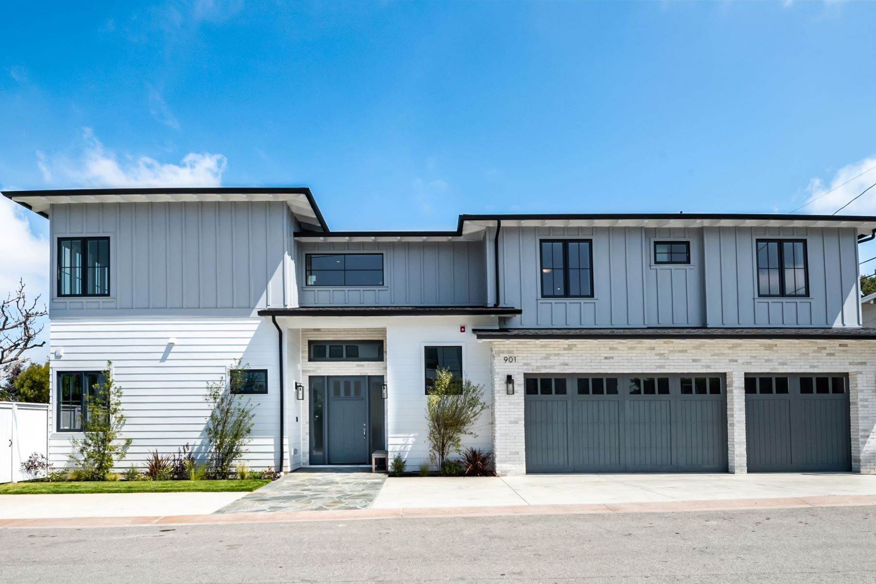 Single Family Homes for Sale at 901 28th Street, Manhattan Beach, CA 90266 901 28th Street, Manhattan Beach, CA 90266, Manhattan Beach, California 90266 United States