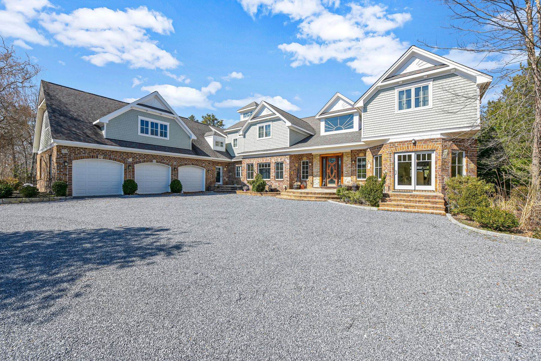 Single Family Homes for Sale at 14 Red Creek Circle, Hampton Bays, NY, 11946 14 Red Creek Circle, Hampton Bays, NY, 11946, Hampton Bays, New York 11946 United States