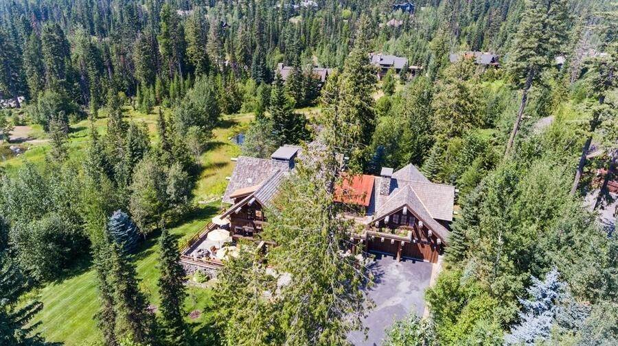 28. Single Family Homes for Sale at 176 Woodlandstar Circle Whitefish, Montana 59937 United States