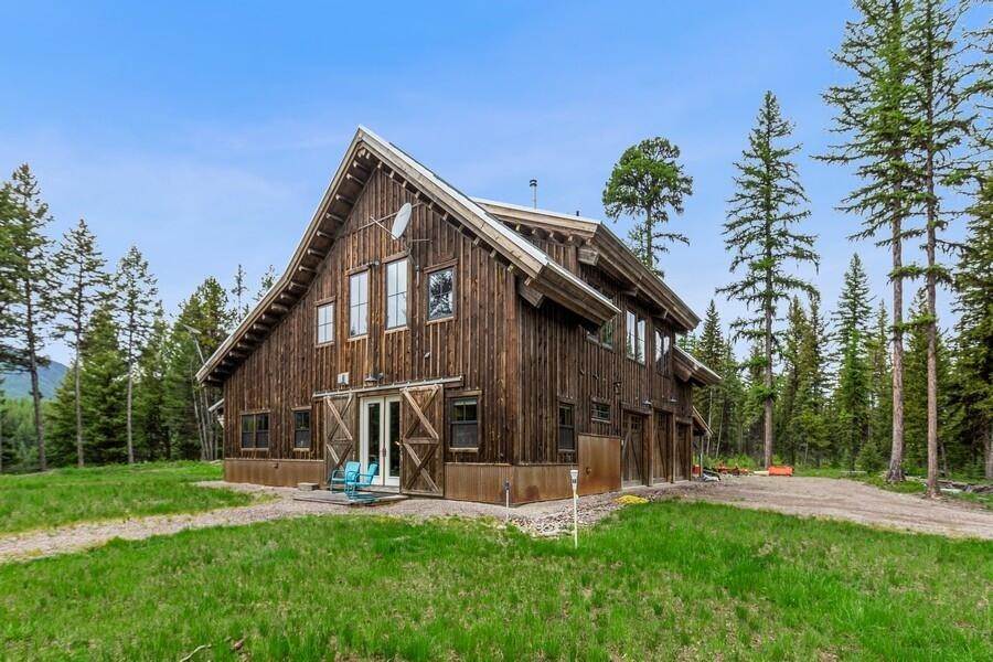 14. Single Family Homes for Sale at 1484 Long Bow Trail, Polebridge, Montana 59928 United States