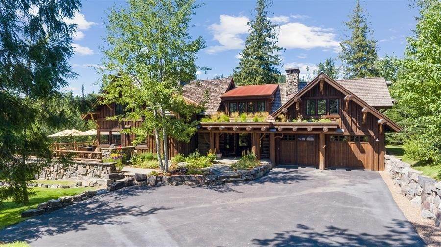 32. Single Family Homes for Sale at 176 Woodlandstar Circle Whitefish, Montana 59937 United States