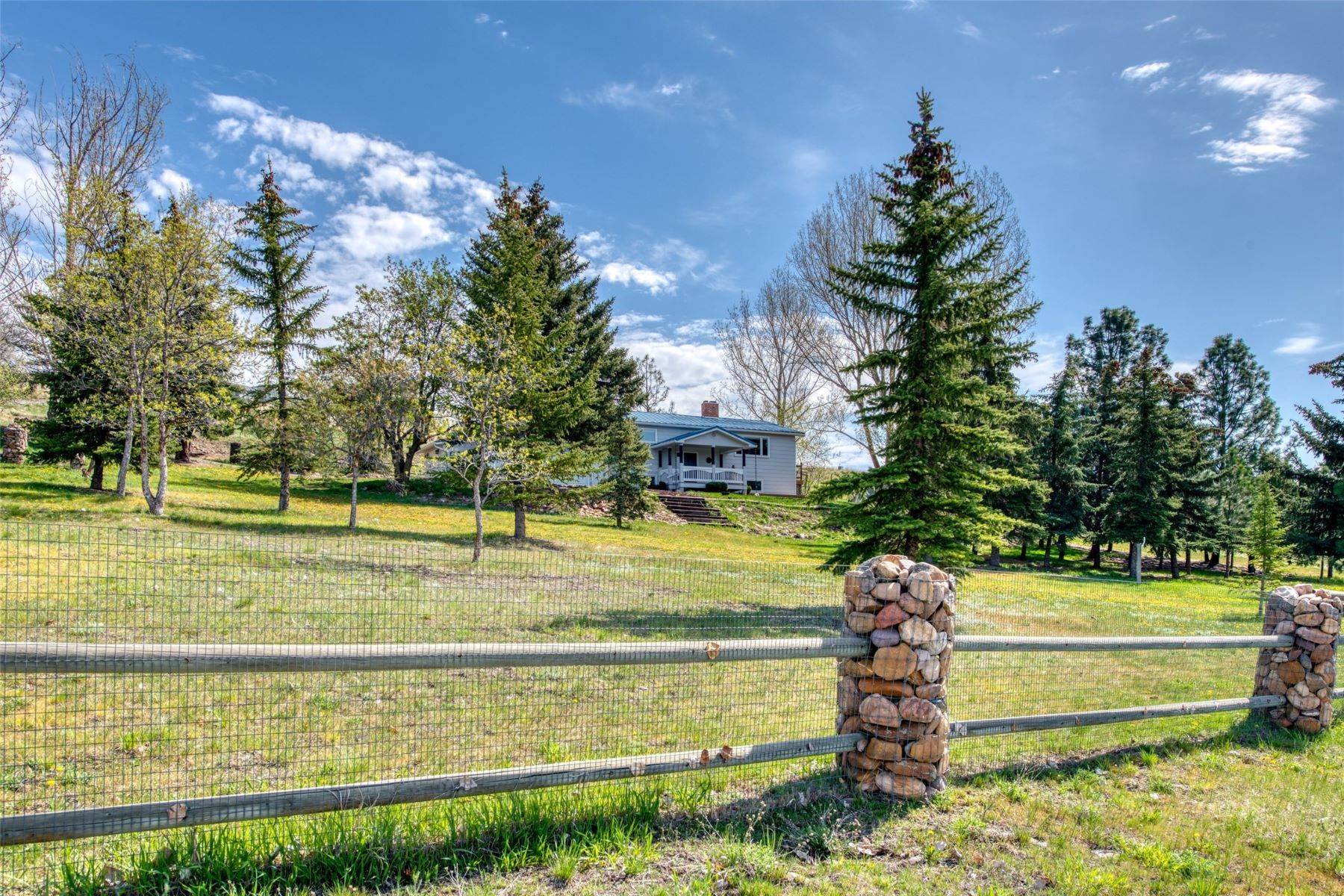 32. Single Family Homes for Sale at 6105 Goodan Lane, Missoula, Montana 59808 United States