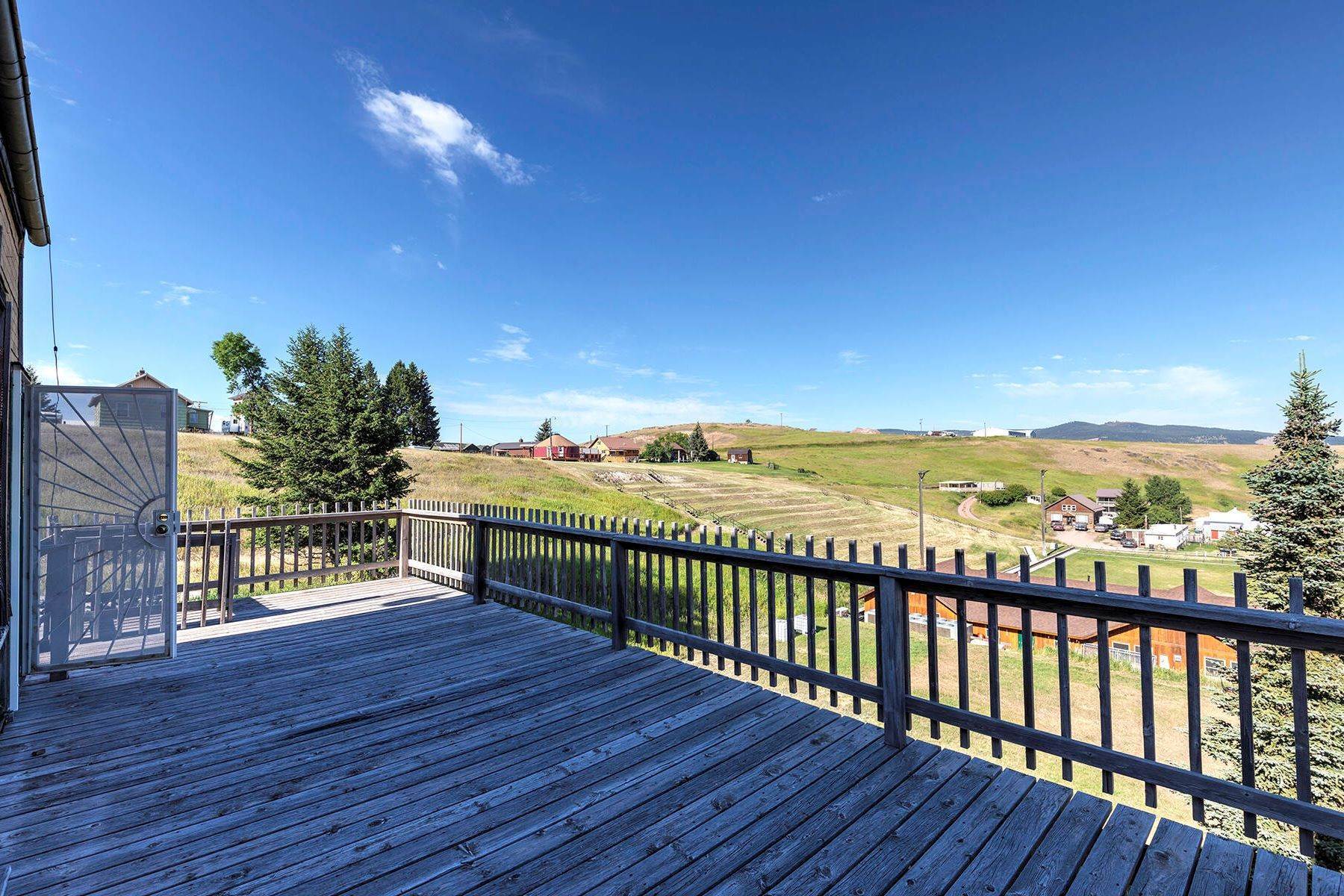 26. Commercial for Sale at 201 South Sansome Street, Philipsburg, Montana 59858 United States