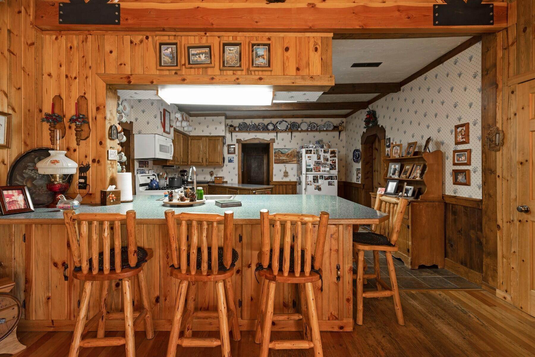 9. Single Family Homes for Sale at L Diamond E Ranch 24218 Bonita Ranger Station Road Clinton, Montana 59825 United States