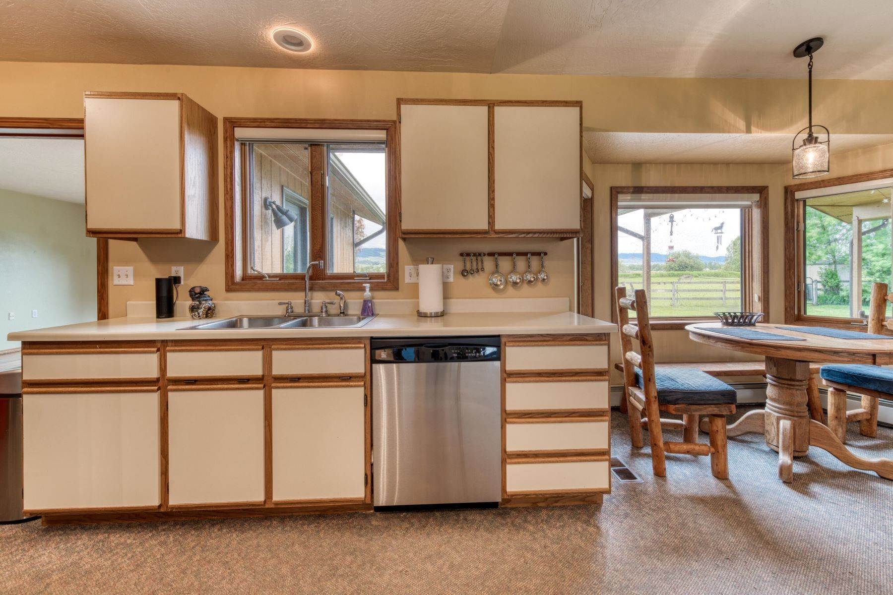19. Single Family Homes for Sale at 2688 River Bend Lane, Stevensville, Montana 59870 United States