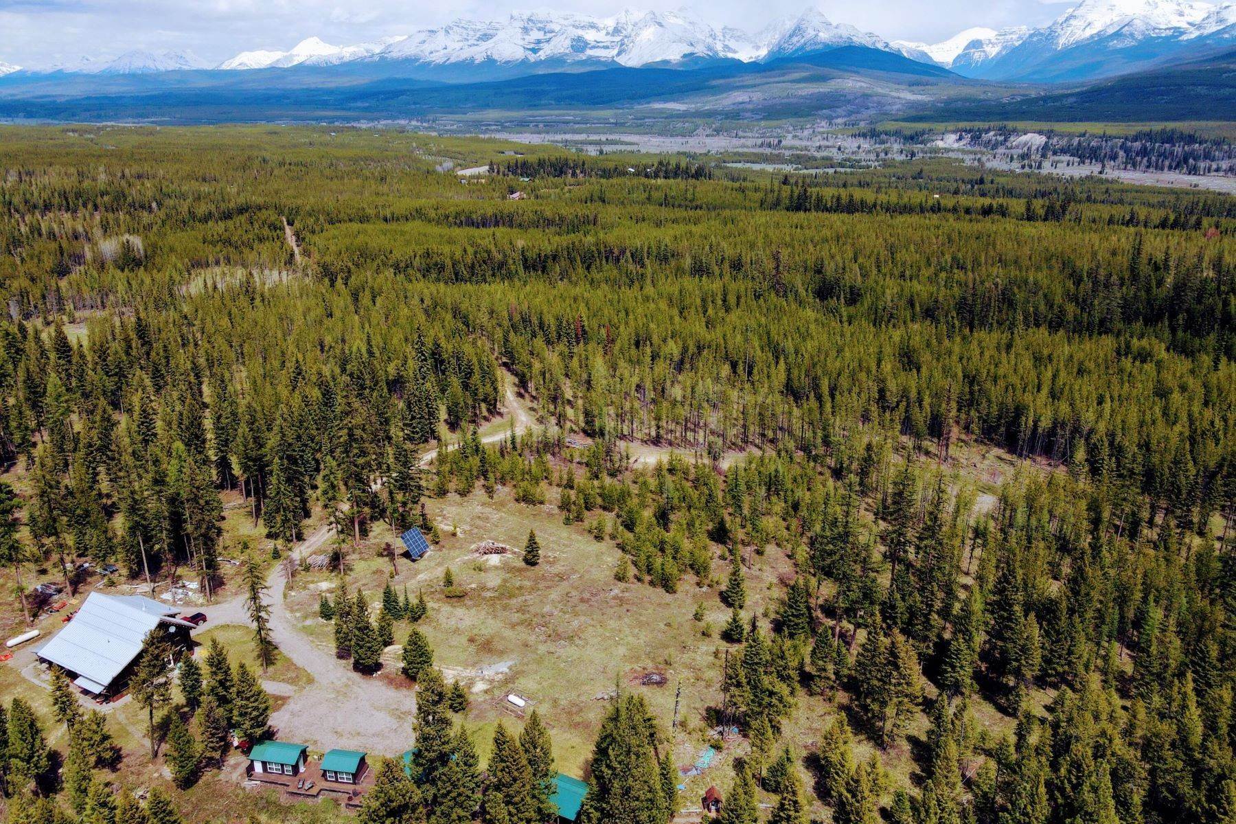 6. Single Family Homes for Sale at 1484 Long Bow Trail, Polebridge, Montana 59928 United States