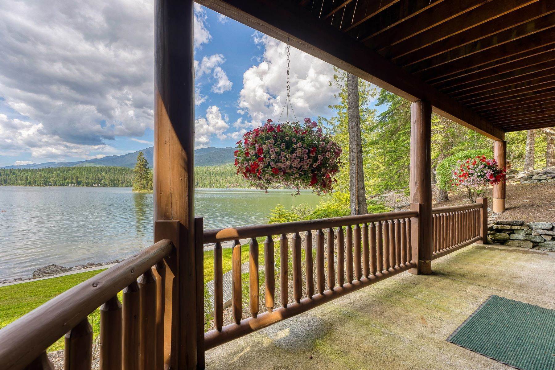 43. Single Family Homes for Sale at Majestic Home on Swan Lake 17292 West Swan Shores Road Bigfork, Montana 59911 United States