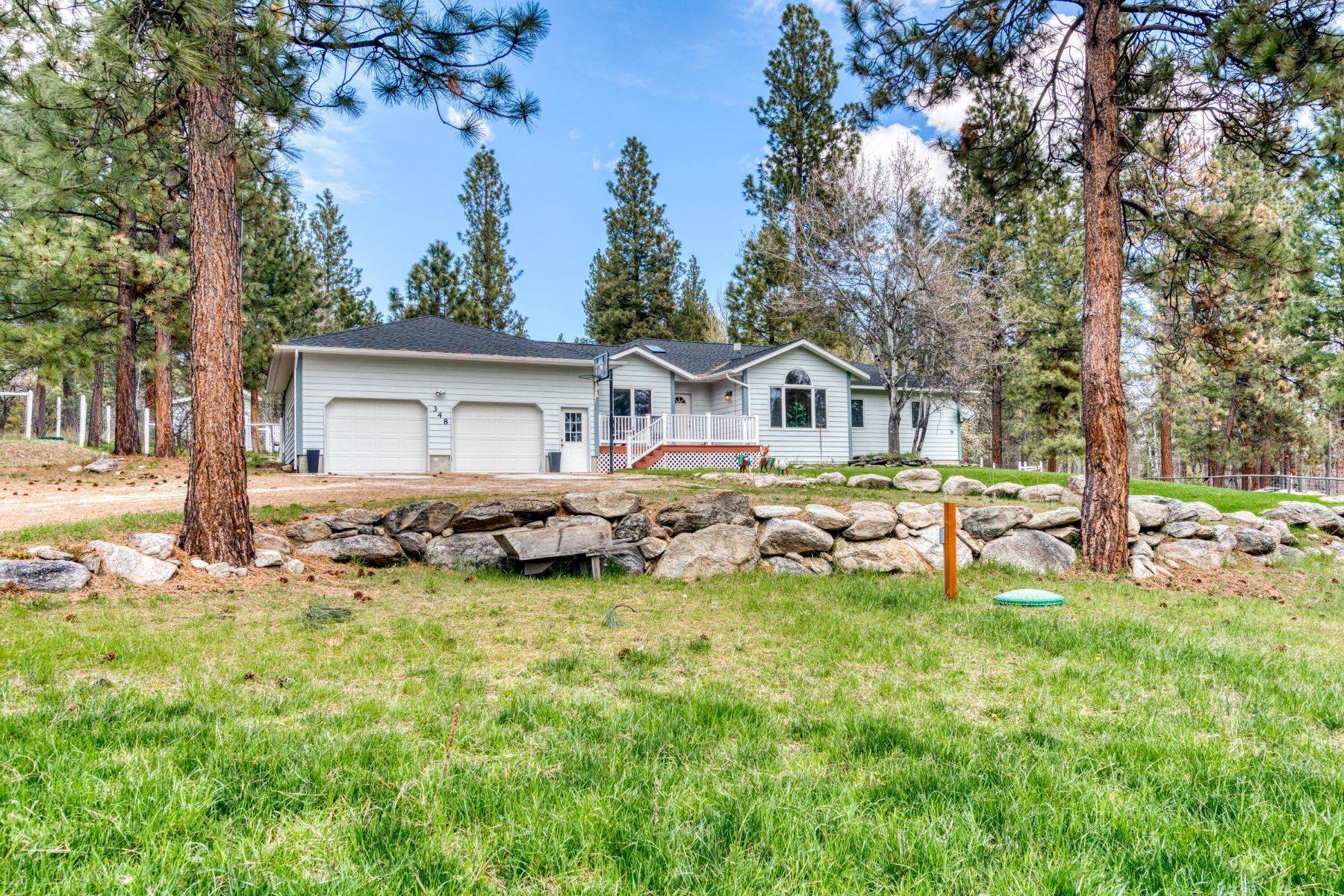 9. Single Family Homes for Sale at 348 Wyant Lane, Hamilton, Montana 59840 United States