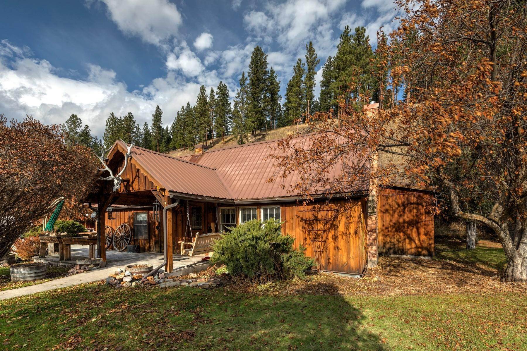2. Single Family Homes for Sale at L Diamond E Ranch 24218 Bonita Ranger Station Road Clinton, Montana 59825 United States