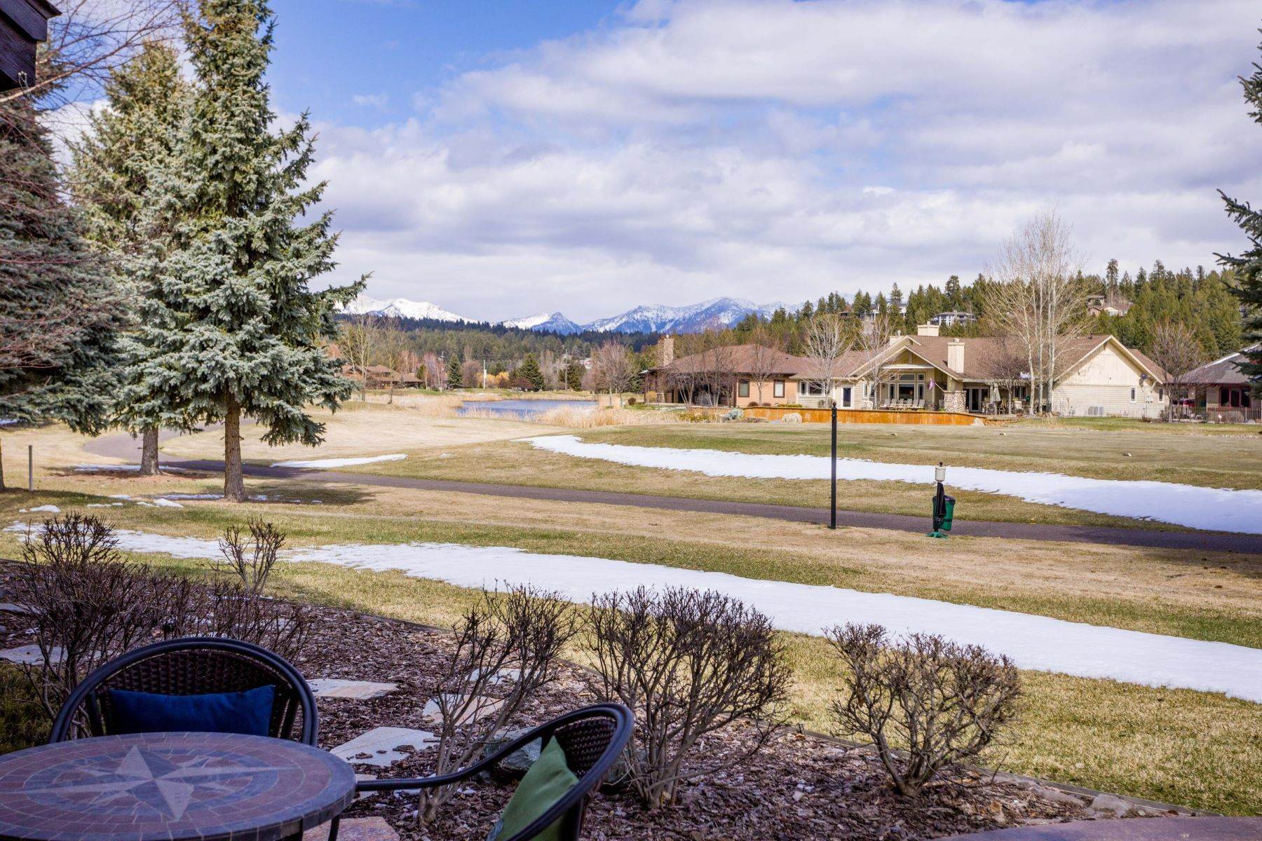 32. Townhouse for Sale at 370 Eagle Bend Drive, Bigfork, Montana 59911 United States