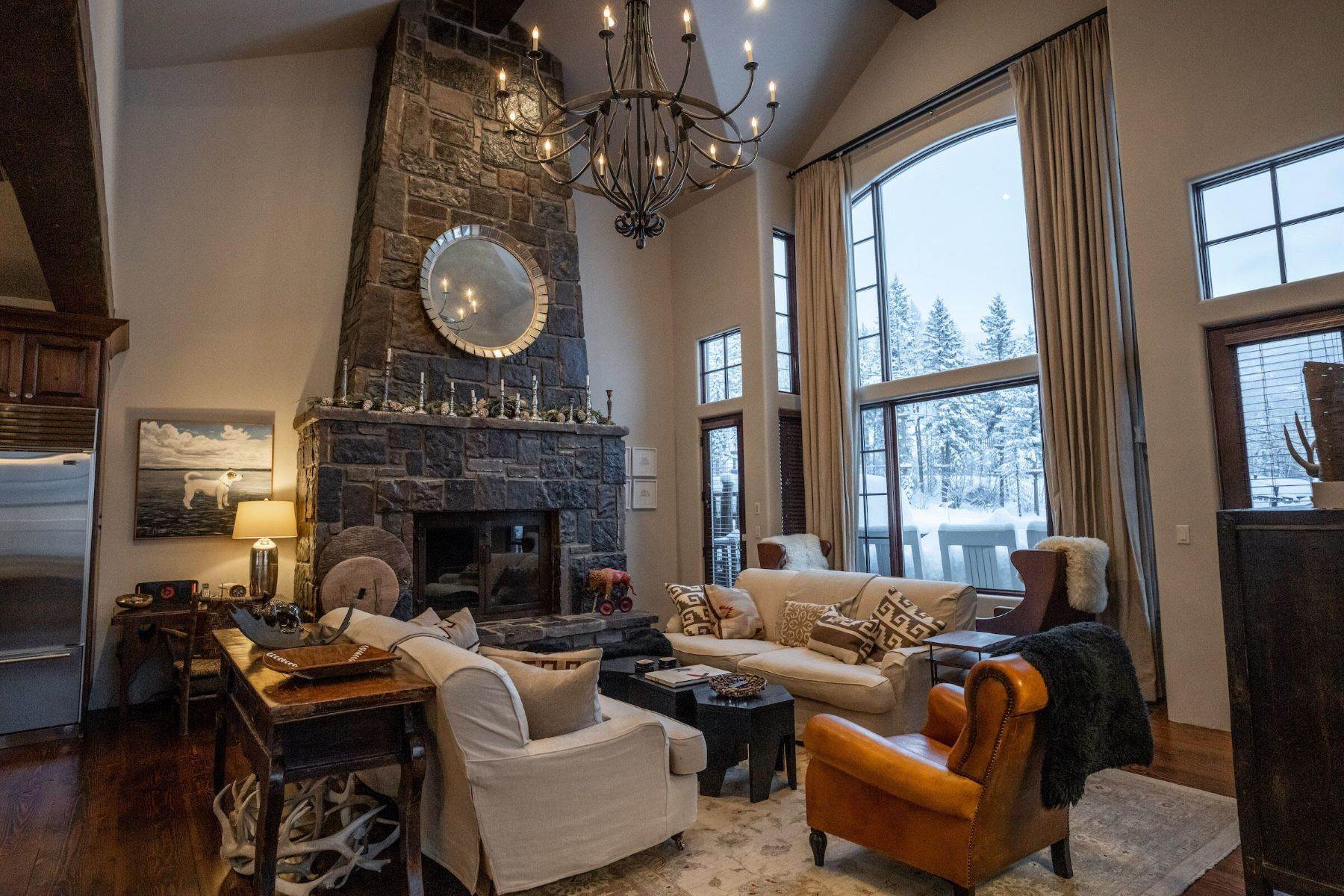 4. Condominiums for Sale at 153 Slopeside Drive Whitefish, Montana 59937 United States