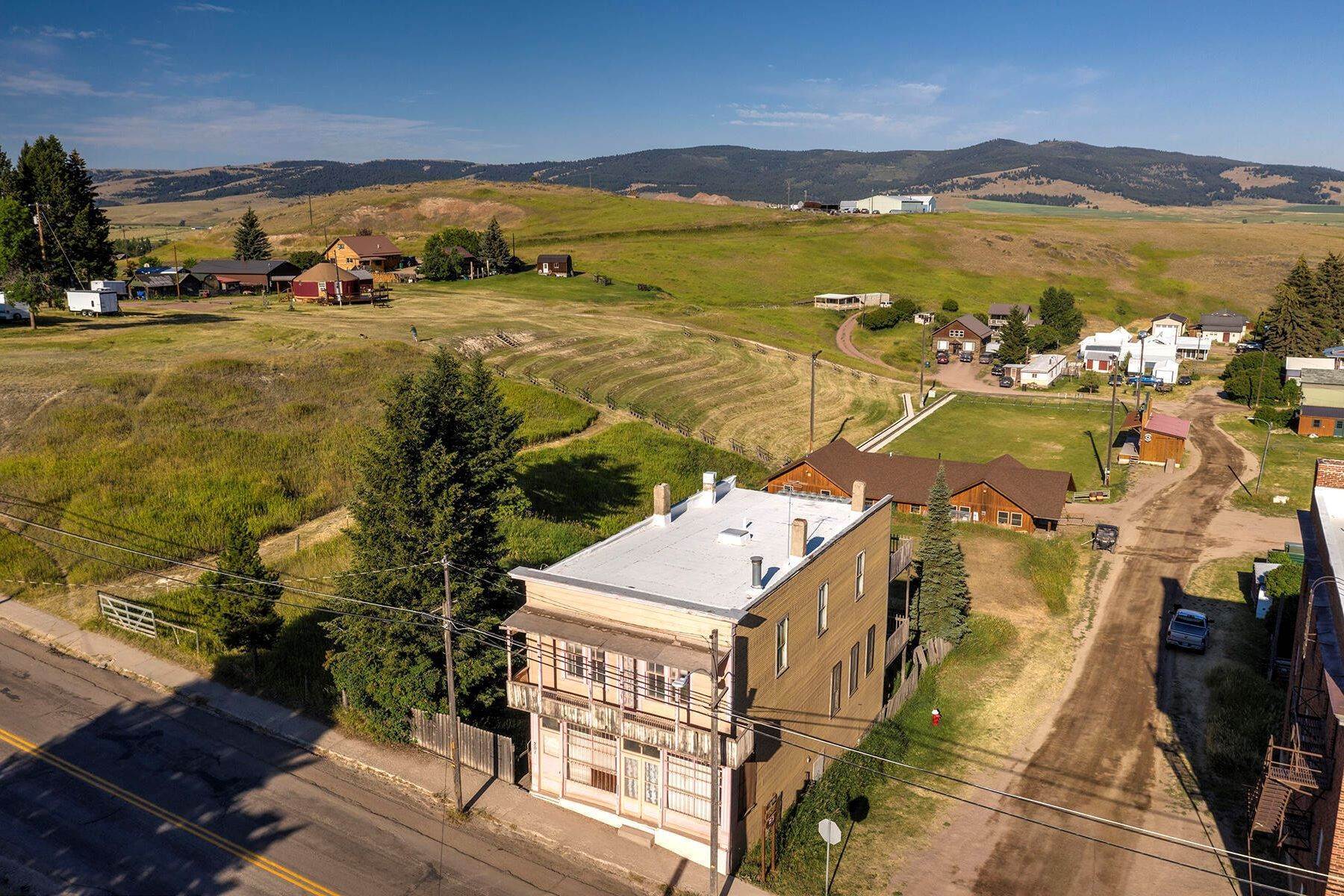 43. Commercial for Sale at 201 South Sansome Street, Philipsburg, Montana 59858 United States